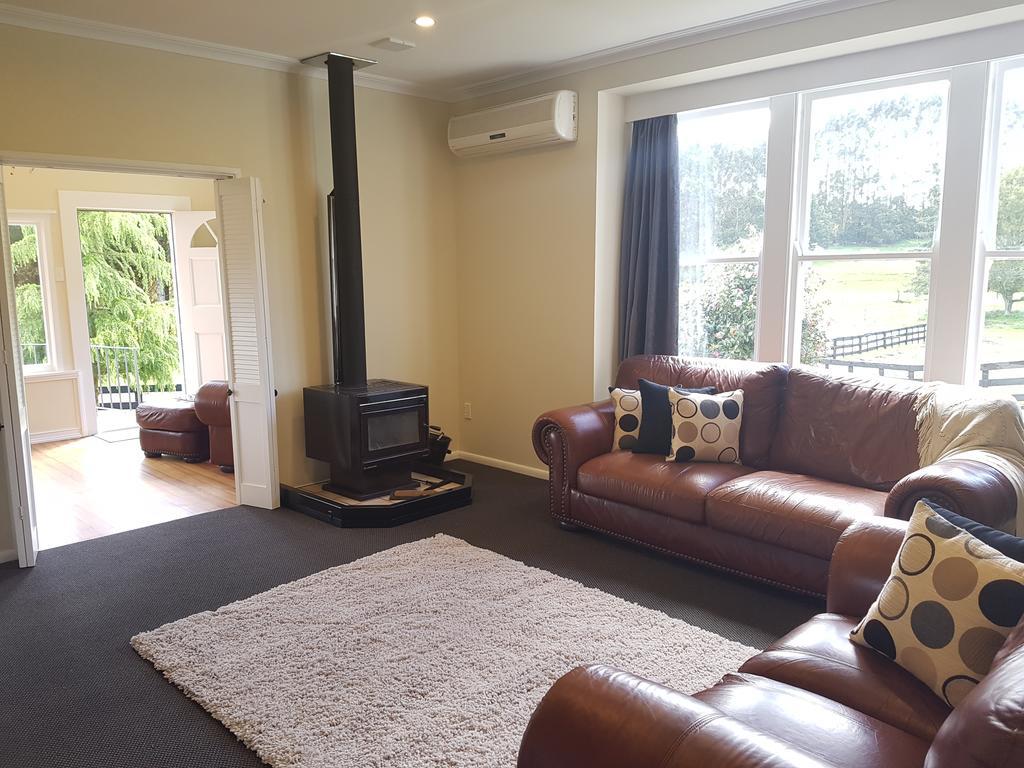 The Farmhouse - Taupo Villa Kinloch Esterno foto